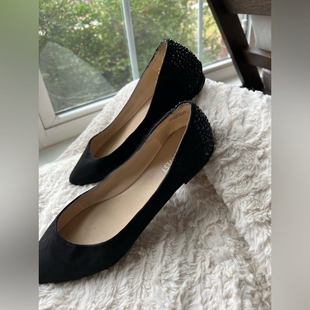 Nine West 7.5 women’s point toe black flats suede black rhinestone heel EUC